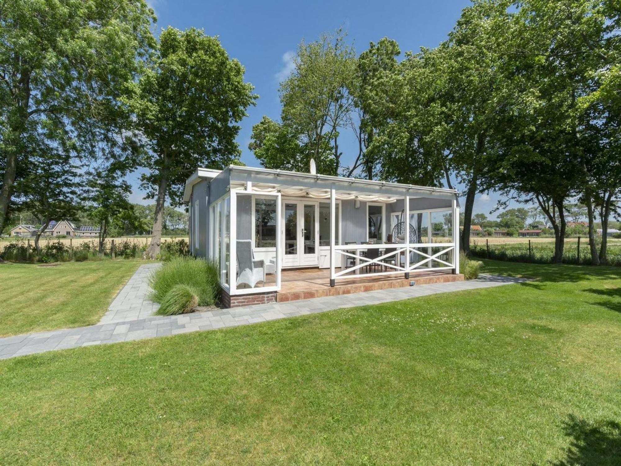 Modern Holiday Home With Large Garden Sint Maartensvlotbrug Exteriör bild