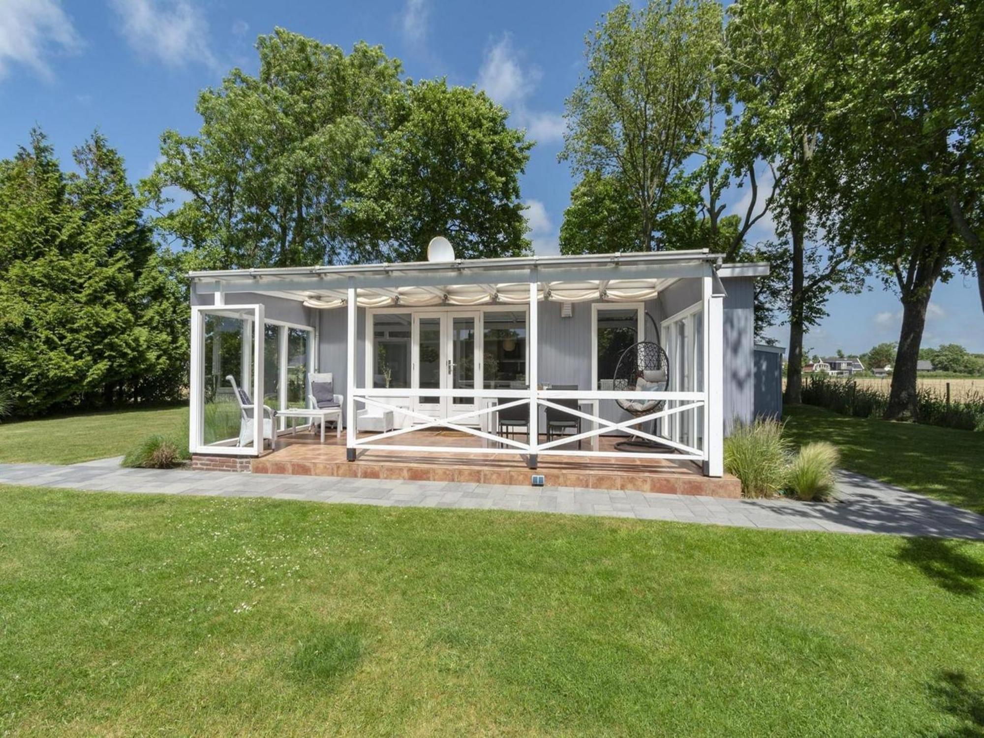 Modern Holiday Home With Large Garden Sint Maartensvlotbrug Exteriör bild